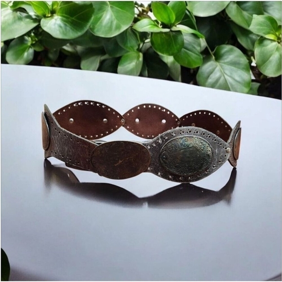 Vintage Avignon Silver Leather Embellished Metalwork Wide Belt size L Bohemian - Picture 14 of 15
